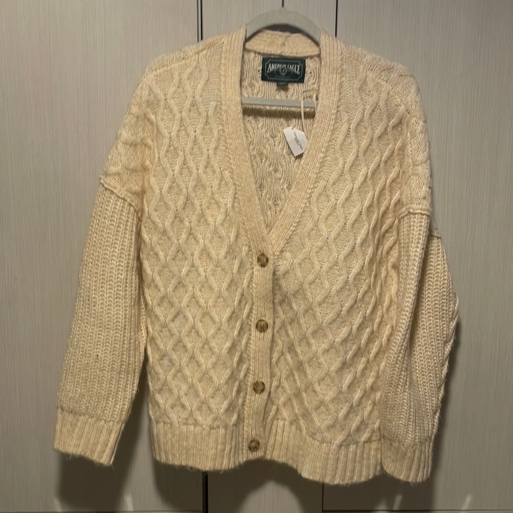 white american eagle sweater